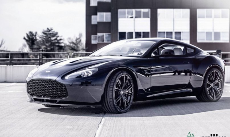 Aston Martin V12 Zagato.