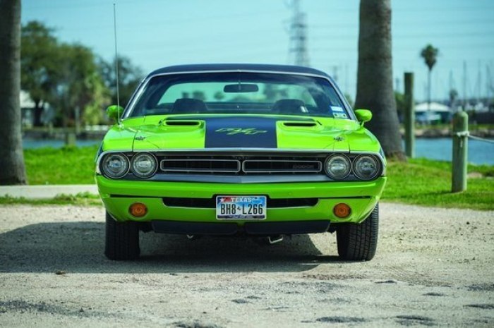 1971 Dodge Challenger R/T - 2