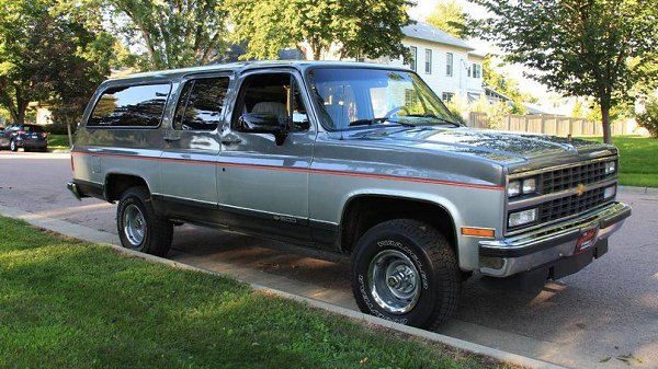 Chevrolet Suburban 1990 - 3