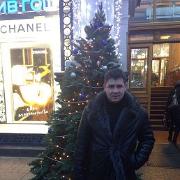 Pavel, 40, 