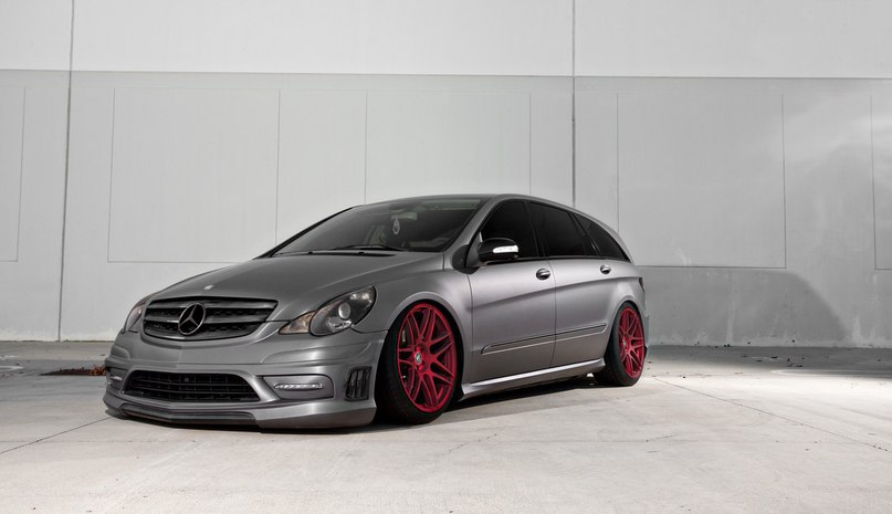 Mercedes-Benz R-Class.