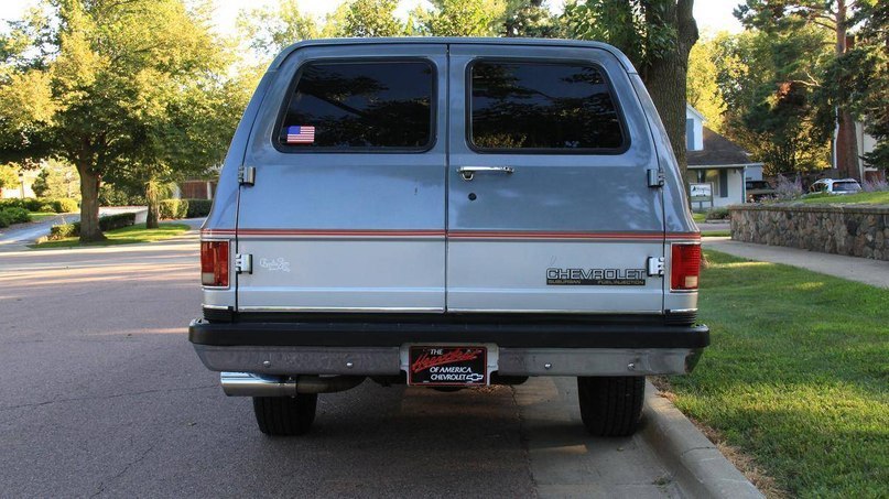 Chevrolet Suburban 1990 - 6