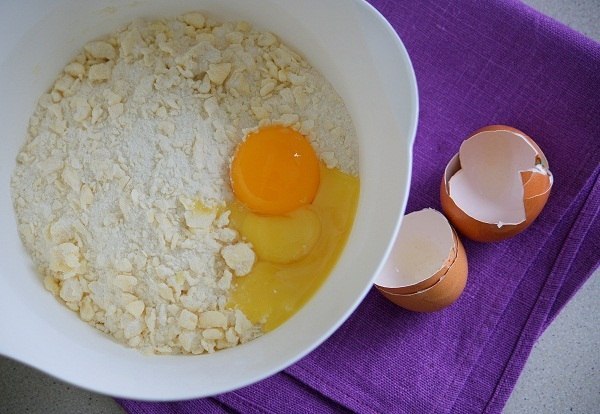 ПИРОГ СО СМОРОДИНОЙ.Ингредиенты: 1,5 стакана + 1,5 ст.ложки муки 125 г сливочного масла 220 г сахара ... - 3