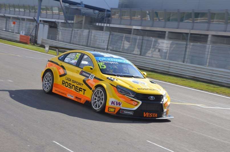 Lada Vesta WTCC внутри