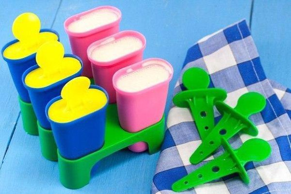 Мороженое со сгущёнкой.Ингредиенты:Молоко сгущённое 380 грЙогурт 200 грСметана 200 грСахар ванильный ... - 4