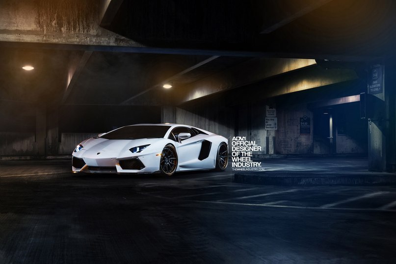 Lamborghini Aventador LP700-4. - 4