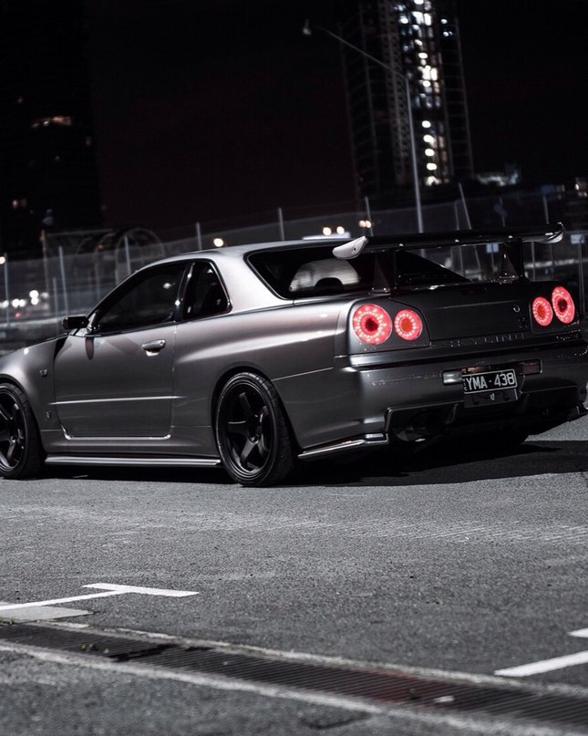 Nissan Skyline R34 - 3