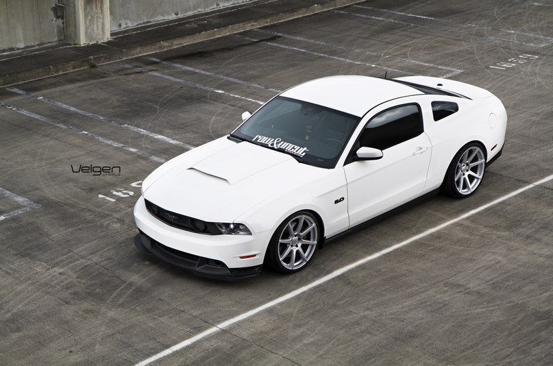 Ford Mustang GT 5.0. - 4