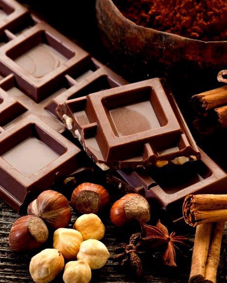 Лишь тебя я хочу целовать.Поздней ночью и солнечным днем, Рук касаться и что-то шептать, ... - 4