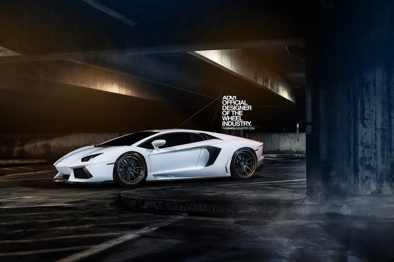 Lamborghini Aventador LP700-4. - 2