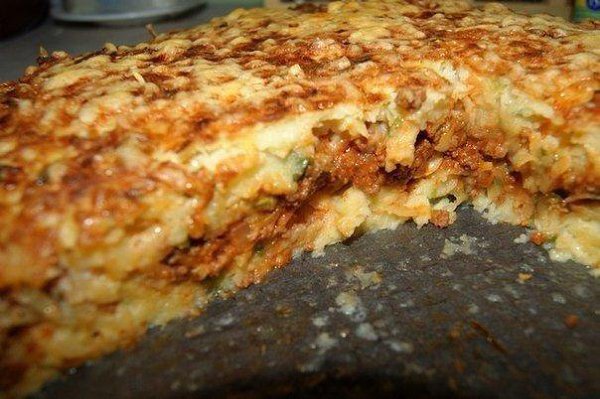 Картофельный пирог-запеканка.Ингредиенты:- 1.7 кг картофеля- 100 г муки- 1 луковица большая- 3-4 ... - 6