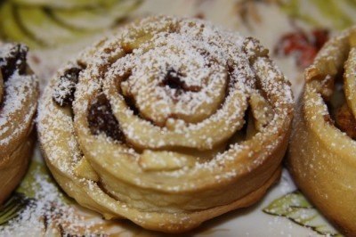Cinnabon Roll -   .       .... 2   ... - 2