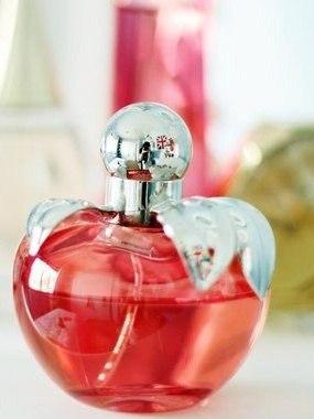 Ты Красивая!... Очень Красивая! Ты такая, что трудно дышать... Твоё имя, по венам пульсируя, Обещает ... - 5