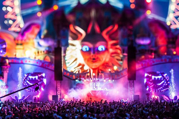 Самые большие музыкальные фестивали мира.1. Ultra–Miami, 330000 посетителейОдин из самых больших ... - 2