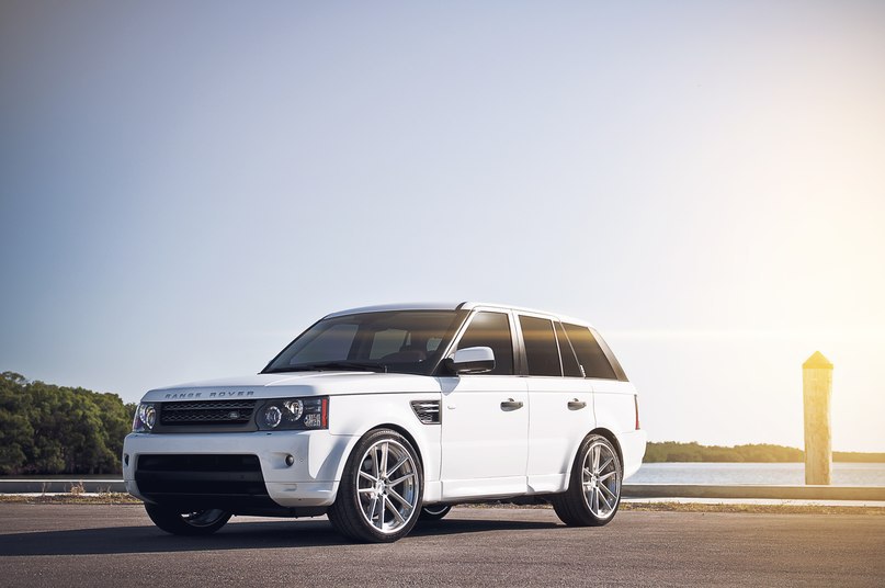 Land Rover Range Rover Sport.