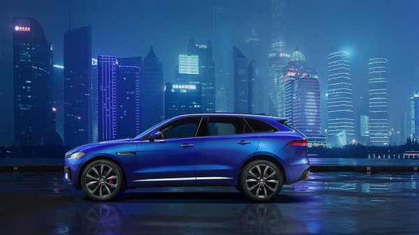         Jaguar F-Pace.