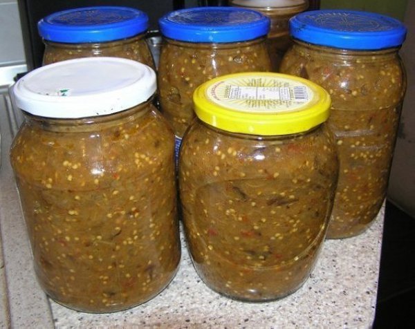 Икра баклажанная. 7 кг баклажан, 1,5-2 кг сладкого болг. перца, 300 гр. репч. лука, 1 кг помидор, ...