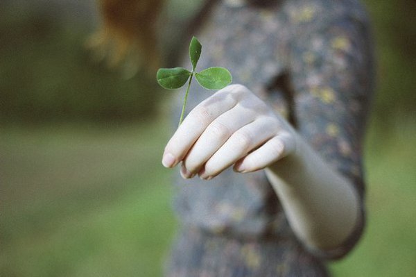 Мам, а ты меня прости. За все мои глупости, за моменты грубости. и за слова, сказанные невпопад. ...