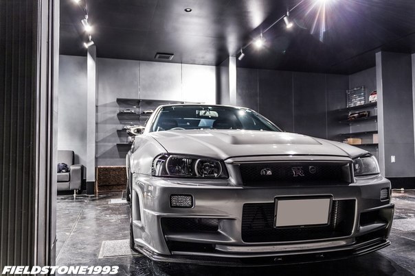 Nissan Skyline BNR34 - 6