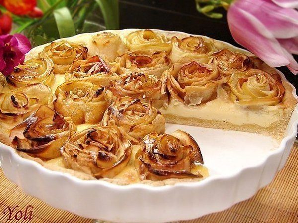 Яблочный пирог с розочками.Ингредиенты для теста:125 гр мягкого сливочного масла3 суп. ложки с ... - 4