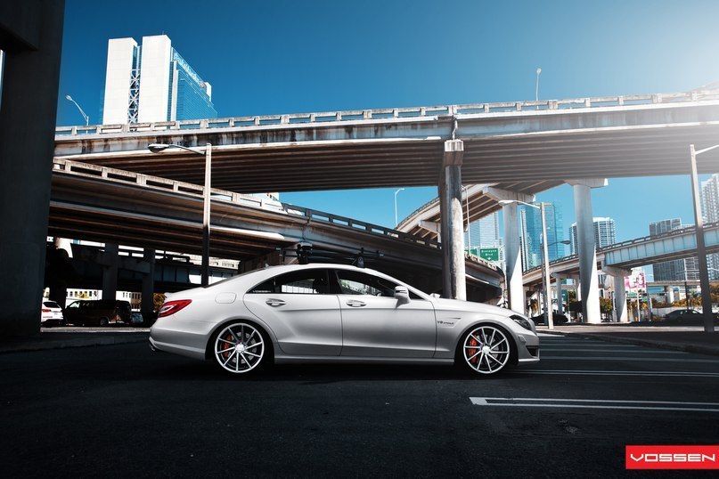 Mercedes-Benz CLS 63 AMG. - 5