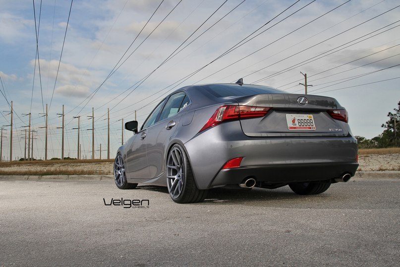 Lexus IS. - 5