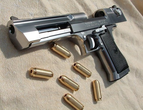 Самый стильный пистолет XX века - Desert Eagle .50 Action Express.