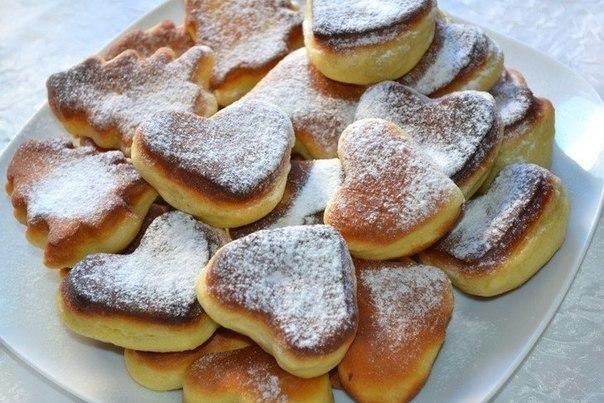 Пышки-малышки.Ингредиенты:Кефир — 250 гСахар — 5 ст. л.Сода — 1 ч. л. без горкиСоль — 0,5 ч. ...