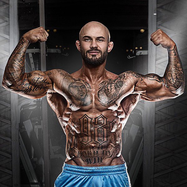 Всем хорошего здорового дня! #sport #bodybuilding #fitness / Photo by @artyom_samigullin