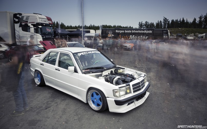 Mercedes-Benz 190E.