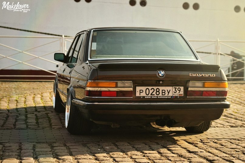 BMW 5 Series E28 - 7