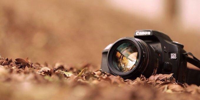 Canon  250-   DSLR-. Canon    ...