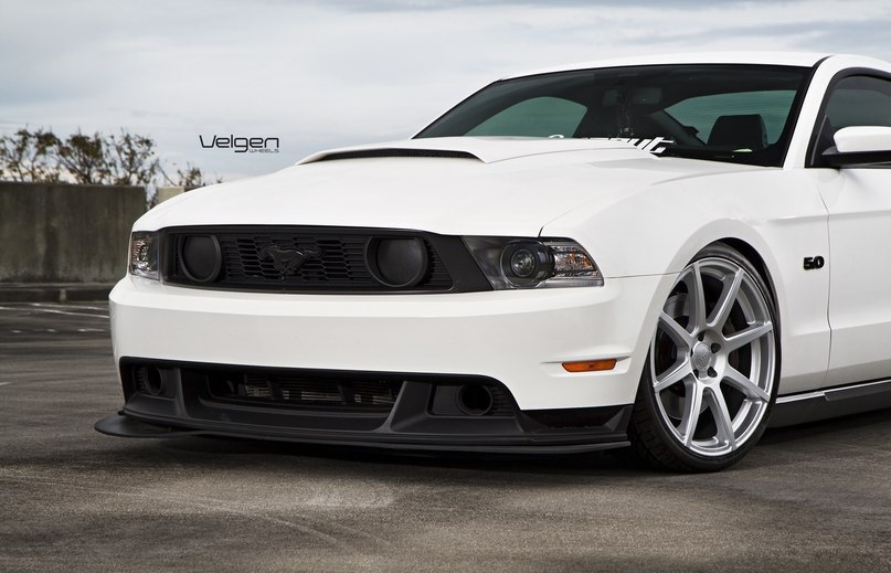 Ford Mustang GT 5.0. - 8