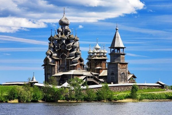 Кижи - всемирно известный архитектурный ансамбль, расположенный на острове Кижи Онежского озера, ... - 7