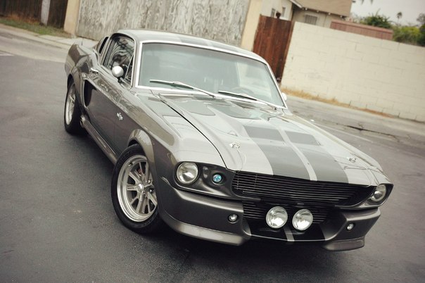 Ford Mustang Shelby GT500.