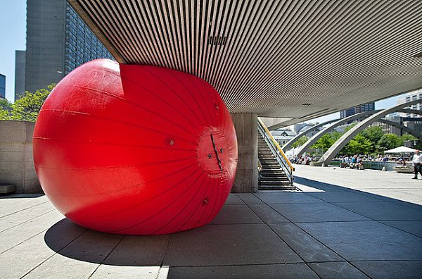 Kurt Perschke - передвижная инсталляция RedBall project. ИНСТАЛЛЯЦИЯ (англ. installation - букв. - ... - 7
