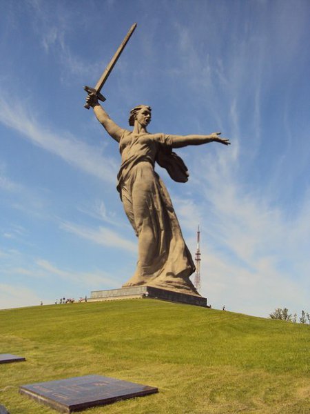 Мало кто знает, что одна из самых известных и высоких советских скульптур — «Родина-мать зовет!», ... - 2