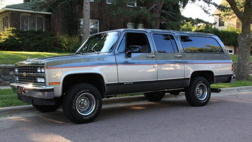 Chevrolet Suburban 1990