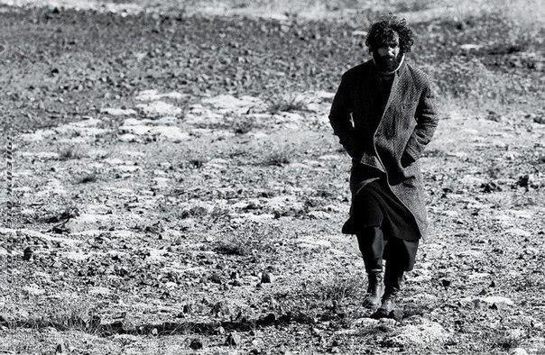 Дай Бог слепцам глаза вернуть.и спины выпрямить горбатым.Дай Бог быть Богом хоть чуть-чуть,но быть ...