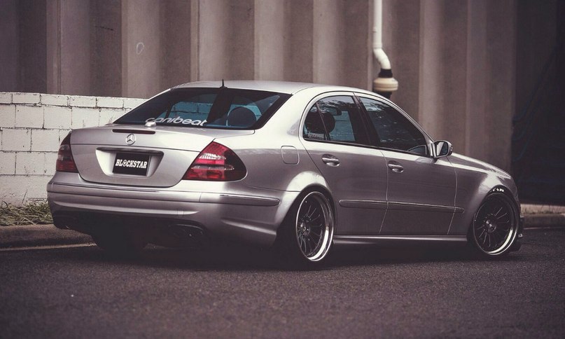 Mercedes-Benz E-Klasse Sedan (W211) - 2