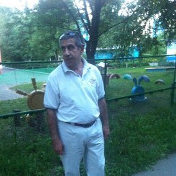 artur, 56 , 