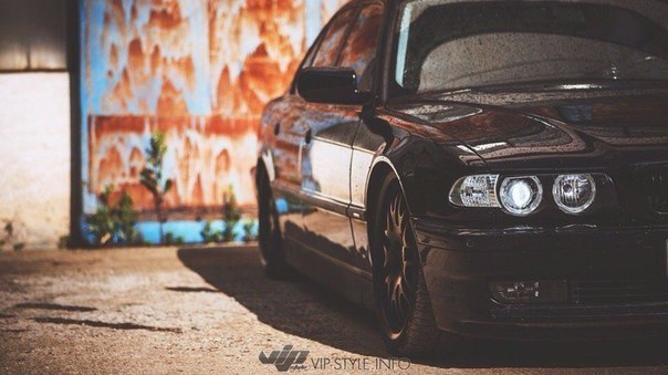 BMW e38 - 3