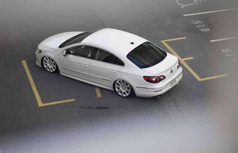 Volkswagen Passat CC.