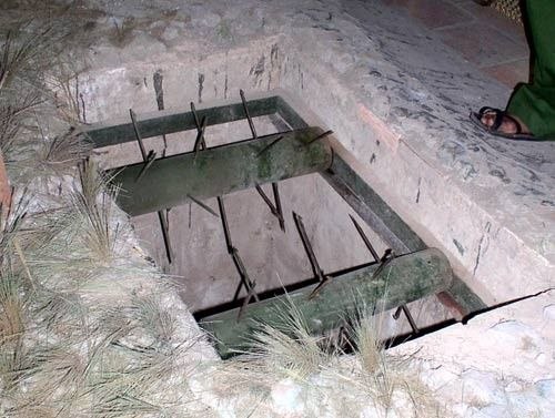 Это oдин из многочисленных ваpиантов вьетнамcких боевых ловушек (Booby Traps). Амеpиканский солдат, ...
