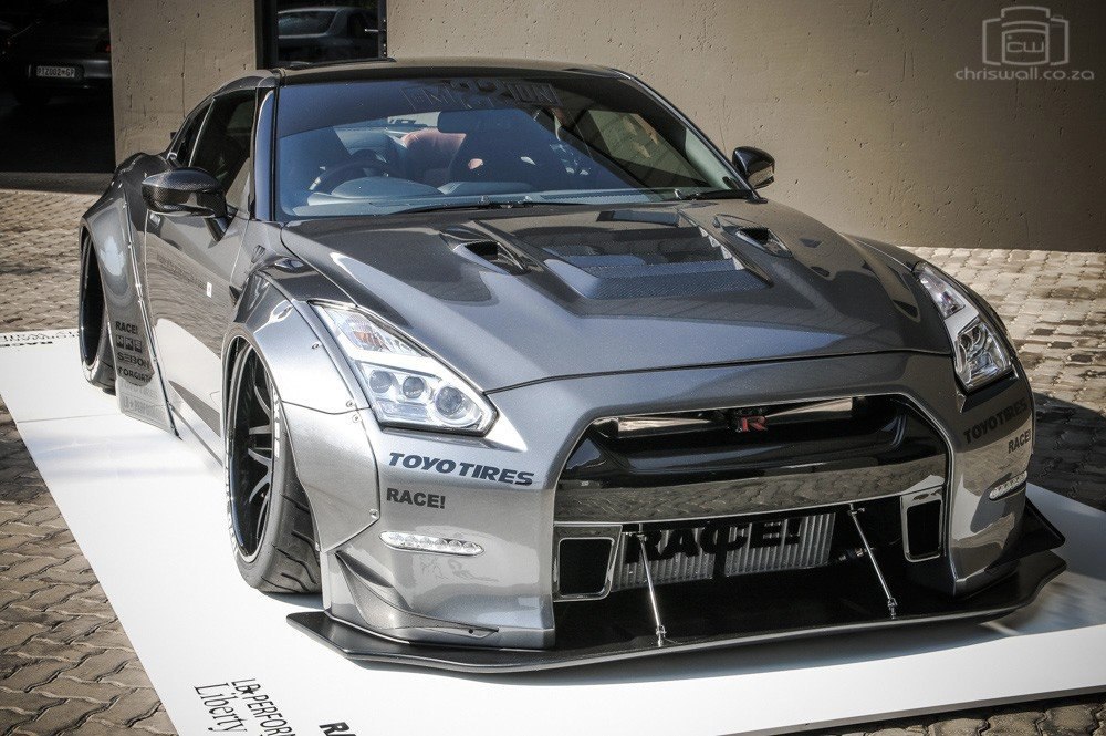 Liberty Walk Nissan GT-R