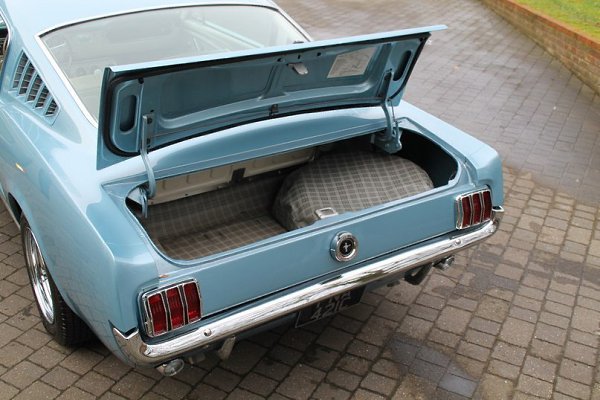 1965 Ford Mustang Fastback - 3