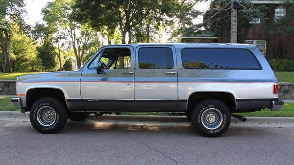 Chevrolet Suburban 1990 - 8