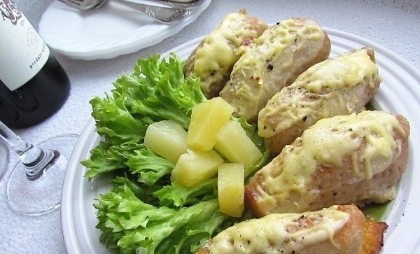 Рулетики из свинины с ананасами и сыром.Ингредиенты:Свиная вырезка с тонкой жировой прослойкой - 1 ... - 9