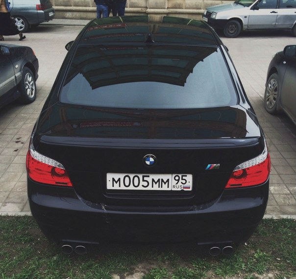 BMW M5 (E60)