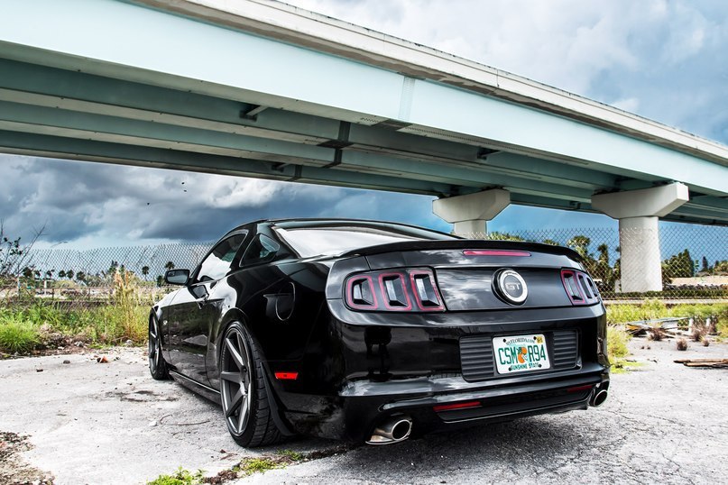 Ford Mustang - 2